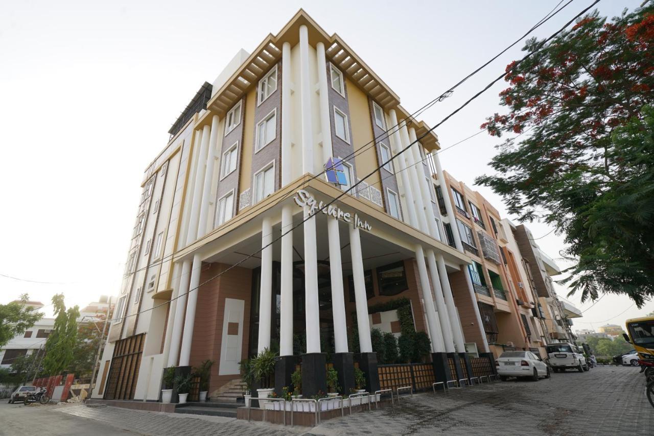 Square Inn Hotel,Waranasi Zewnętrze zdjęcie
