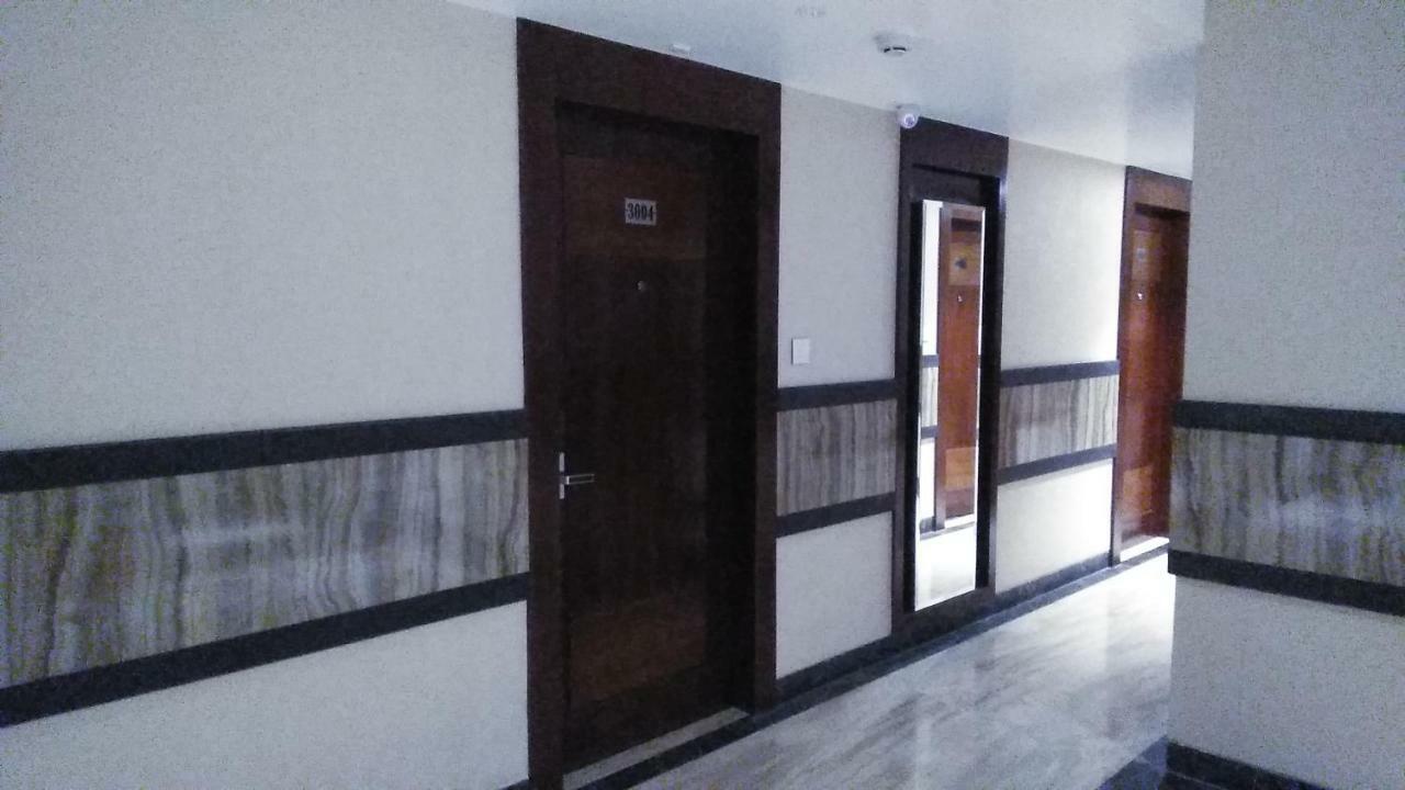 Square Inn Hotel,Waranasi Zewnętrze zdjęcie